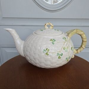 Belleek Classic Shamrock Teapot